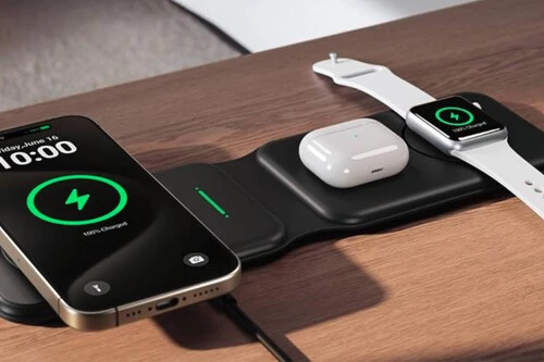 ¡Este gadget para tus viajes carga TODOS tus dispositivos Apple y es más compacto de lo que imaginas!