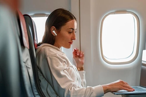¡Estos auriculares Bluetooth con cancelación de ruido para tu iPhone son la oferta que no te puedes perder por solo 50 euros!