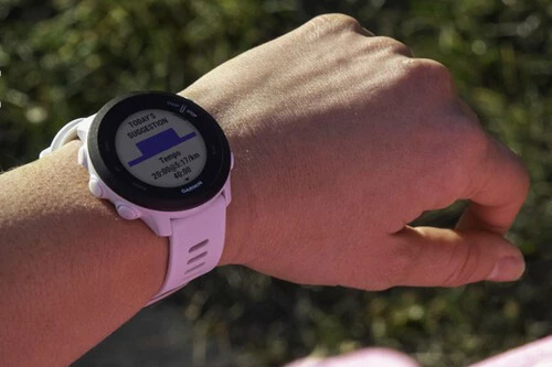 «¡Adiós Suunto! Garmin lanza el reloj con GPS y entrenamientos que todo runner debe tener por un precio ridículo»