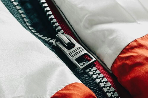 ¡Súper Jueves en El Corte Inglés! ¡Chollazo de chaquetas Tommy Hilfiger con ¡80% de descuento!