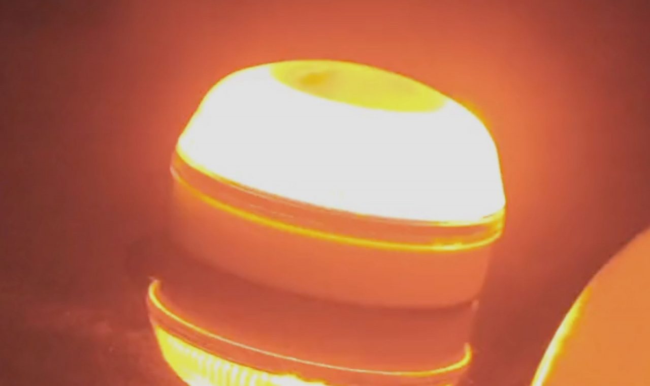 ¡La luz Flash V16 se vuelve inteligente y avisa a emergencias por solo 24,99 euros!