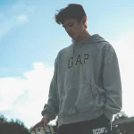 ¡El outlet de El Corte Inglés deja a Nike en shock al liquidar TODAS las sudaderas GAP para este otoño!
