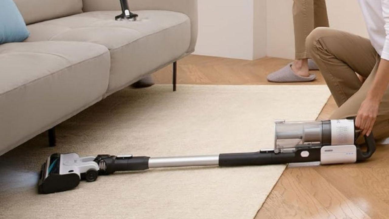 «¡50 minutos de autonomía y 180W de potencia! Descubre la aspiradora sin cables más valorada en Amazon para dejar tu hogar impecable»