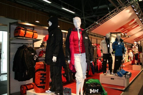 ¡Este polo de Helly Hansen derrumba a Lacoste y a mitad de precio te seca el sudor en minutos!