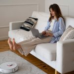 ¡Este robot aspirador español limpia por ti y nunca necesitarás cambiar la bolsa!