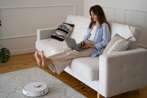 ¡Este robot aspirador español limpia por ti y nunca necesitarás cambiar la bolsa!