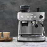 ¡Despídete del café insípido de la oficina con esta cafetera automática que te hará sentir como un barista!