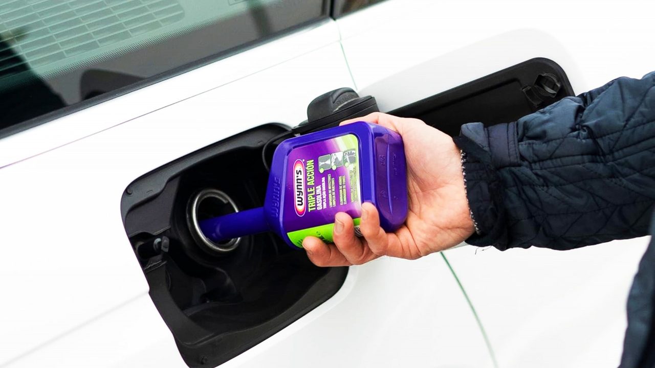 «¡Menos de 10 euros y ahorras combustible! Este aditivo es IMPRESCINDIBLE si tu coche es de gasolina»