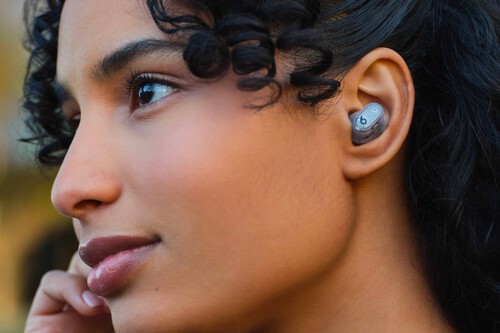 Estos auriculares Beats con cancelación de ruido y 30 horas de autonomía hacen temblar a los AirPods
