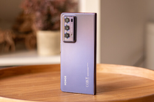 ¡Este móvil plegable a un precio IMPERDIBLE viene con un regalo que NO TE PUEDES PERDER!