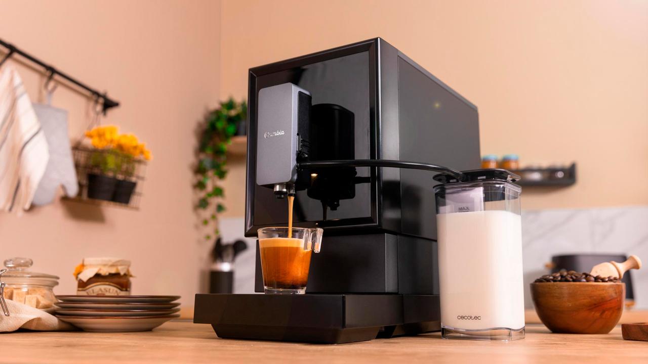 ¡Increíble oferta! Amazon rebaja la cafetera superautomática más vendida de Cecotec ¡antes del Black Friday!