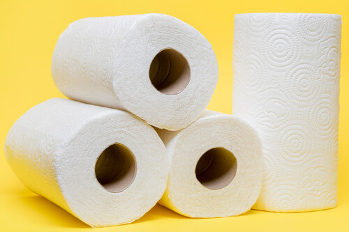 ¡Descubre el gadget que transforma la forma en que guardas el papel de cocina y ahorra espacio en tu encimera!