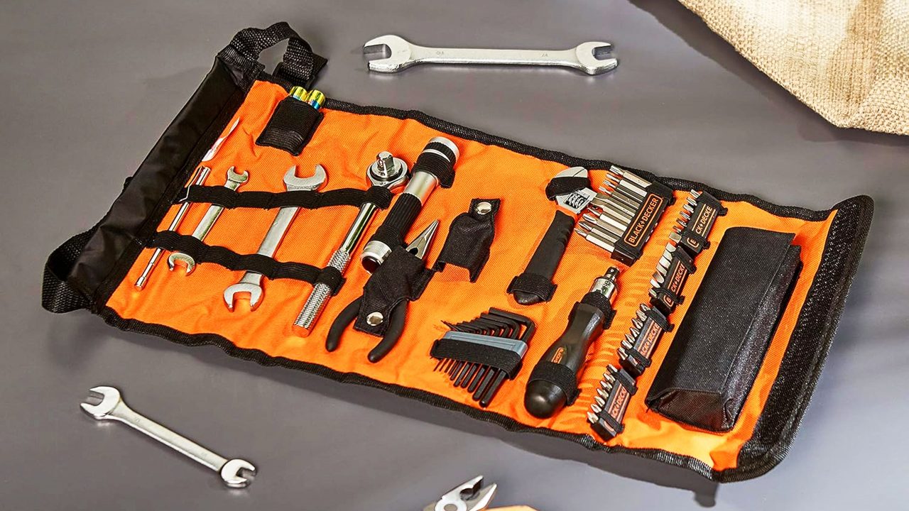 ¡Este pack de herramientas Black & Decker transformará tu coche, no ocupa espacio y está a un precio IMPERDIBLE en Amazon!