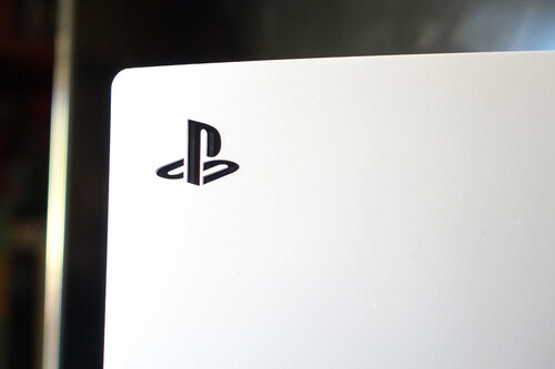 ¡Increíble! Este pack de PS5 Slim con lector es MÁS BARATO que la PS5 Pro y además trae 3 juegos y auriculares ¡No te lo puedes perder!