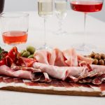 ¡Mi cuñado no lo puede creer! Este año le llega la cesta de Navidad con TODO lo que adora ¡y sin poder decir ni una palabra en contra!