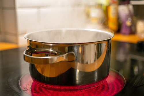 ¡Elimina las salpicaduras en tus azulejos y vitrocerámica con este increíble accesorio de cocina!
