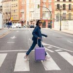 ¡Olvídate de las largas colas para facturar y recoger tu equipaje con esta maleta de cabina revolucionaria!