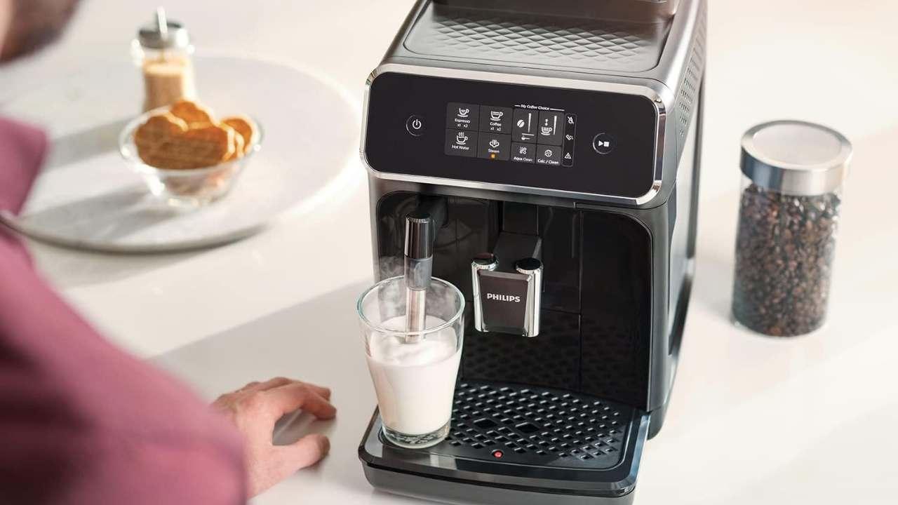 ¡Amazon desafía a MediaMarkt y pone a la venta la cafetera más popular de 2024 al precio más bajo!