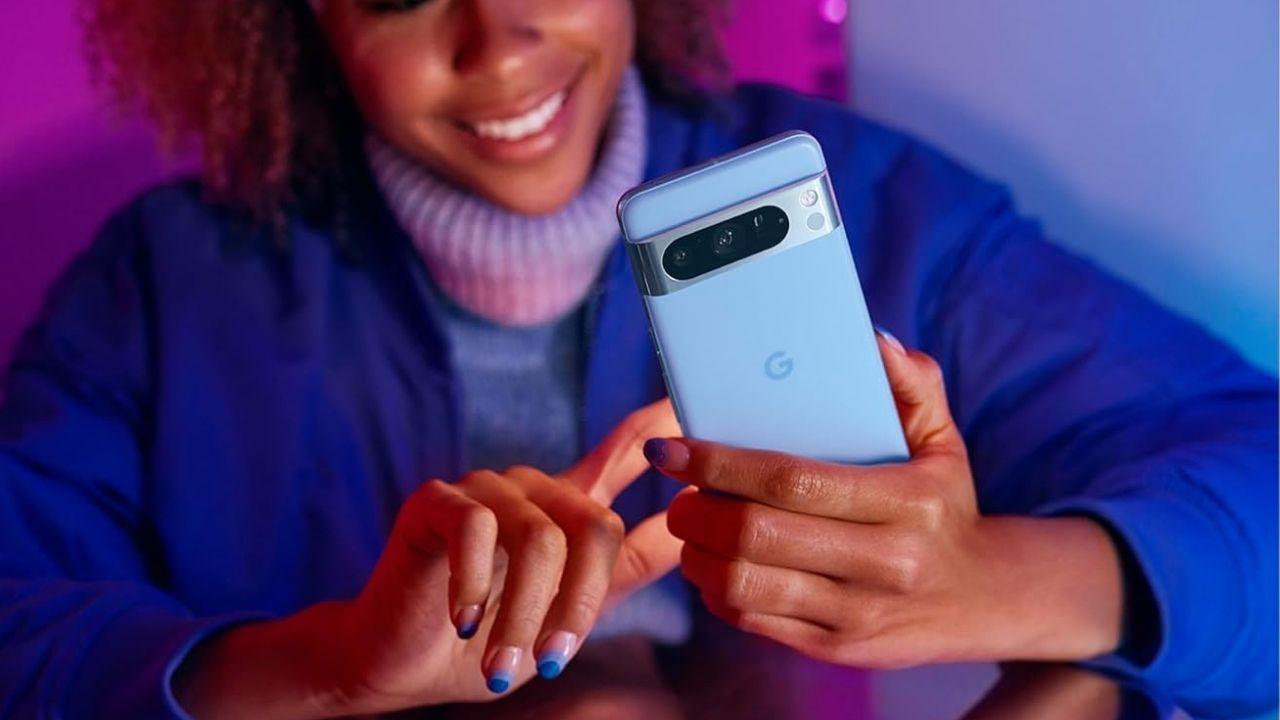 ¡Este móvil de alta gama al 45% de descuento te dejará sin palabras! ¡Triple cámara y batería infinita!