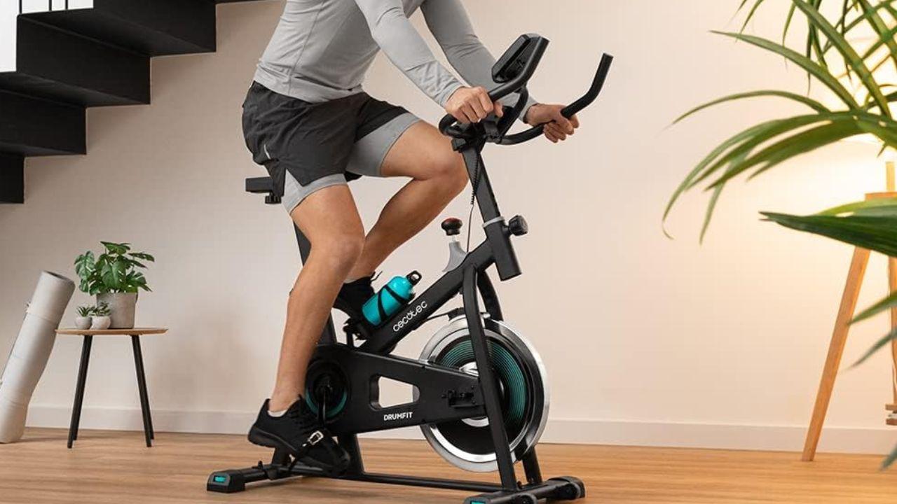 ¡Amazon lo vuelve a petar! La bicicleta estática de Cecotec más vendida ¡se desploma un 40 % hasta fin de stock!
