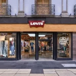 ¡Estas zapatillas efecto cuero de Levi’s son la ganga del otoño y su precio te dejará sin palabras!