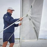 ¡El abrigo Helly Hansen que arrasa este otoño: casi a mitad de precio y perfecto para tus rutas!