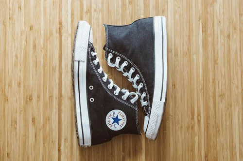 ¡No podrás creer los descuentos! El Corte Inglés ofrece las mejores zapatillas Converse a casi mitad de precio en sus 8 Días de Oro. ¡Aprovecha ya!