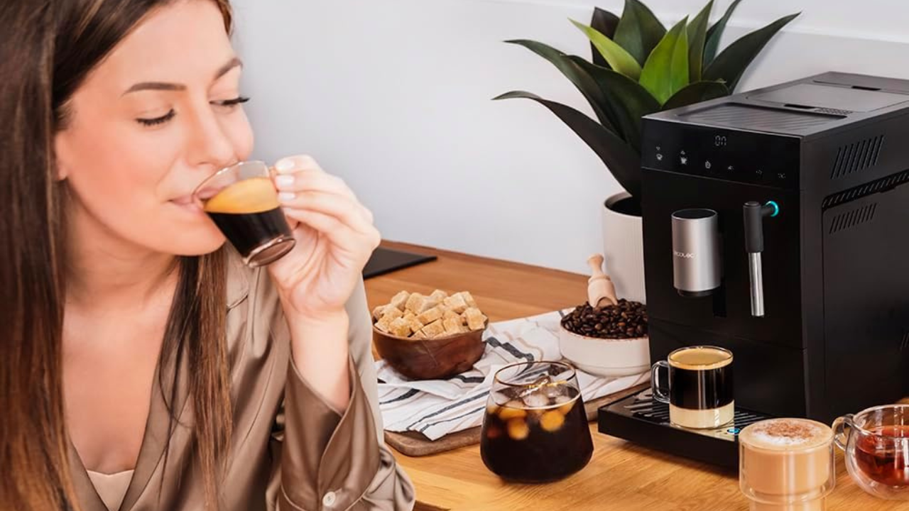 ¡Oferta IMPERDIBLE! Amazon liquida la cafetera superautomática de Cecotec con molinillo más vendida ¡Solo por tiempo LIMITADO!