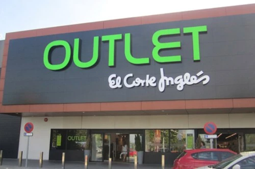 ¡El Corte Inglés arrasa con un 60% de descuento en todas las zapatillas Adidas en su outlet!