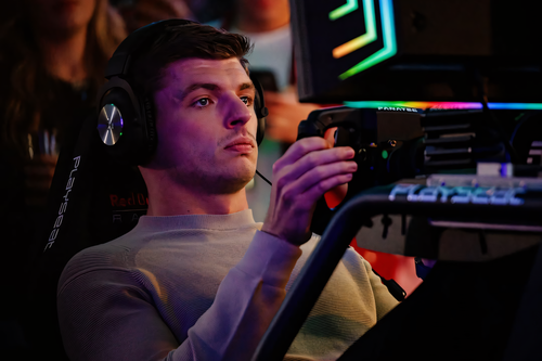 ¡Este volante NO es de Max Verstappen, pero a este precio es IMPOSIBLE encontrar uno mejor!