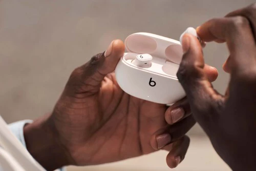 ¡Si tienes un iPhone, estos auriculares baratos te dejarán en shock! ¡No necesitas los AirPods!