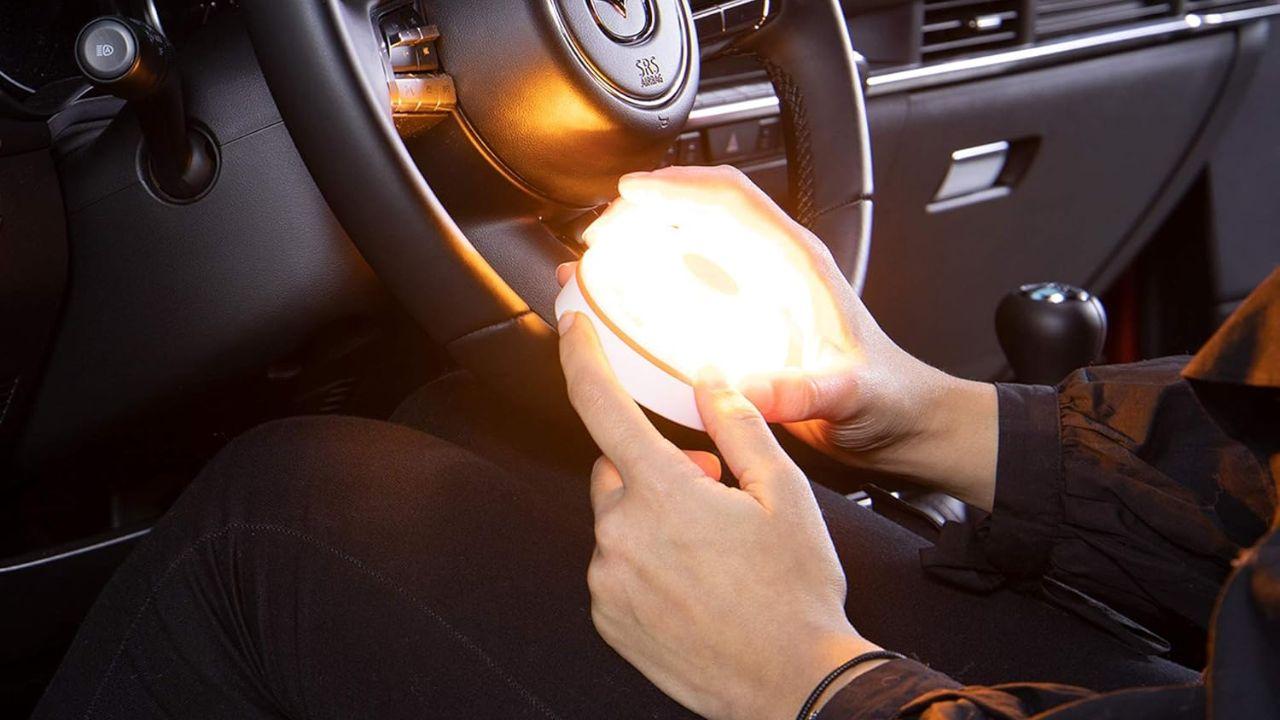 ¡Este accesorio de coche más vendido en Amazon está a mitad de precio y puede salvarte la vida en la carretera!