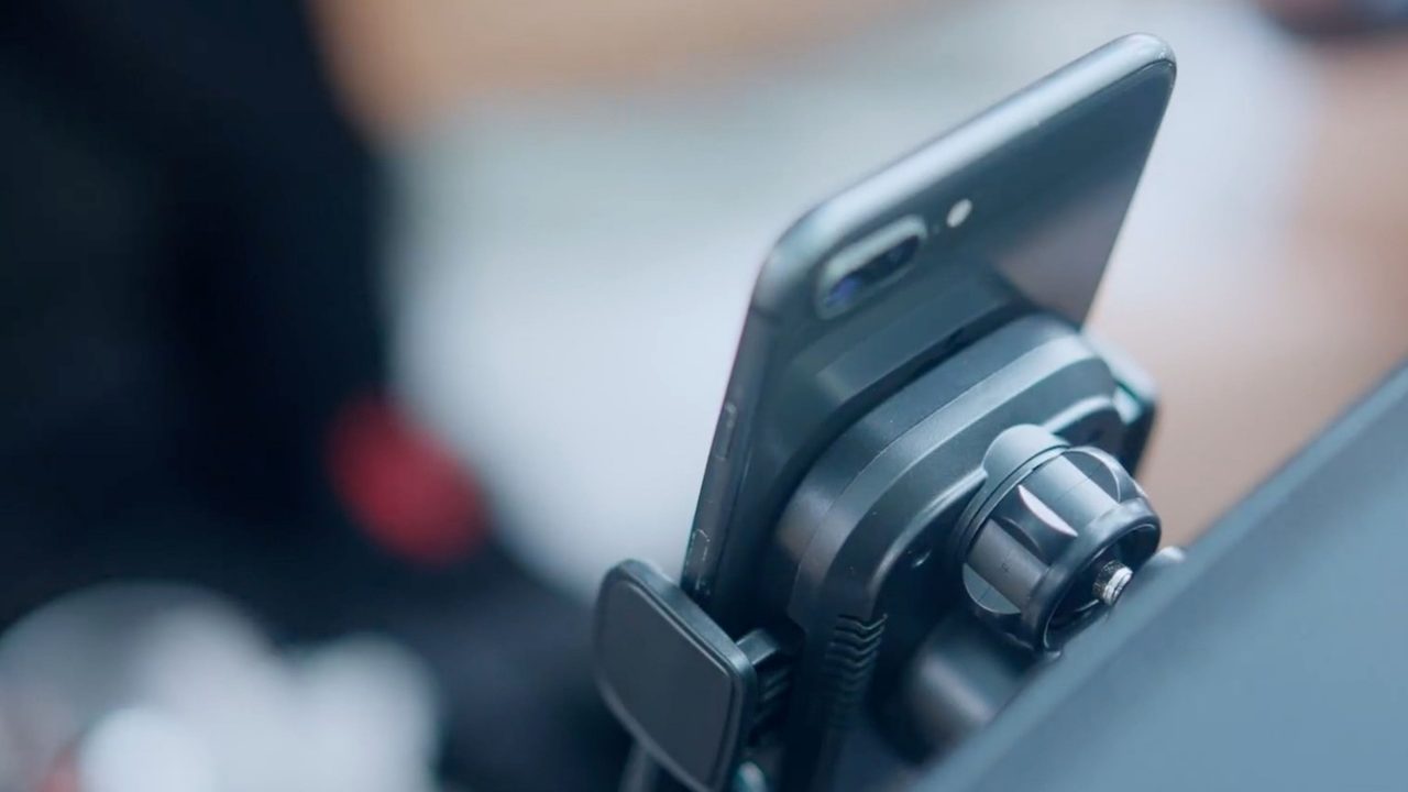 ¡Este cargador inalámbrico es el favorito de los conductores! Más de 22.000 comentarios en Amazon y casi todos son ¡positivos!