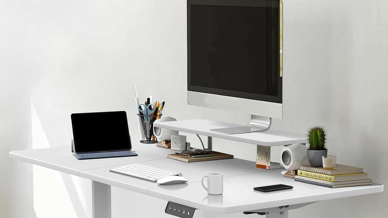 ¡La mesa de ordenador que cambiará tu vida: ¡elevable, elegante y con una oferta IMPERDIBLE!