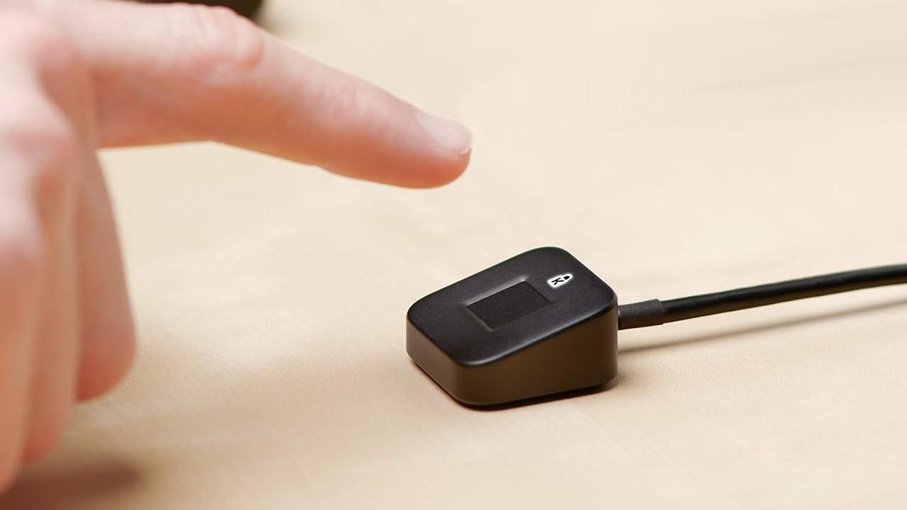 ¡No Instales Otro Antivirus Sin Antes Probar Este Lector de Huellas Que Protege Tu PC!