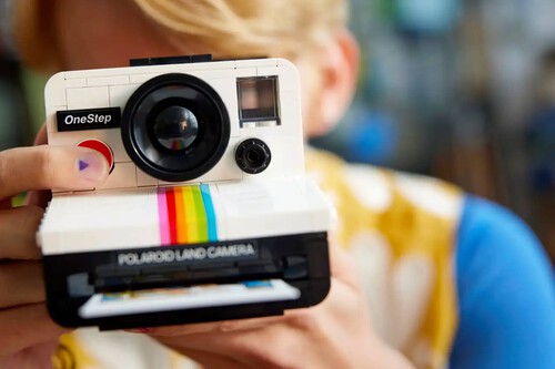 ¡Este set de LEGO te dejará sin aliento: construye tu propia cámara Polaroid retro y querrás exhibirla ya!