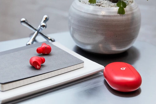 ¡Olvida los AirPods 4 y Pro! Descubre la alternativa que está revolucionando el mercado y no te costará una fortuna