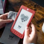 ¡Este eReader por 41€ destruye al Kindle y es perfecto para viajar!