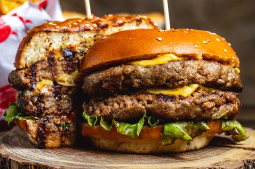 Olvídate de la barbacoa: este truco para hacer hamburguesas te dejará con la boca abierta