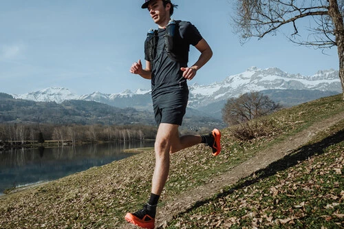 ¡Increíble! Salomon DESTROZA a Nike con estas zapatillas impermeables al 50% de descuento que todos quieren esta Navidad