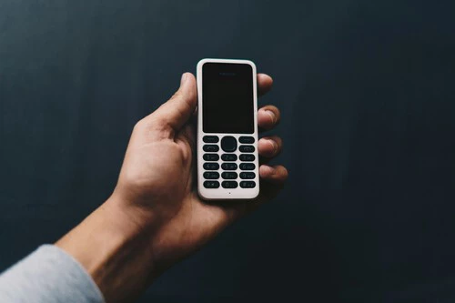 ¡Descubre el móvil sin internet que está revolucionando el trabajo!