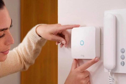 ¡No creerás cómo actualicé mi telefonillo sin cables ni taladros y veo quién llama desde el sofá!