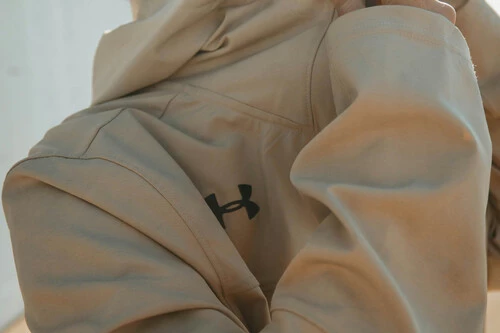 ¡Increíble! El Corte Inglés arrasa con chaquetas Under Armour a más del 50% de descuento ¡Corre antes que se agoten!