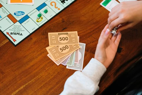 ¡Olvídate de las peleas navideñas! El truco definitivo para evitar hablar de política con tu familia está en estos juegos de mesa 🎲🔥