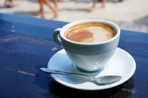 No vas a creer lo que hace esta cafetera con solo enchufarla: ¡18 tipos de café al instante!