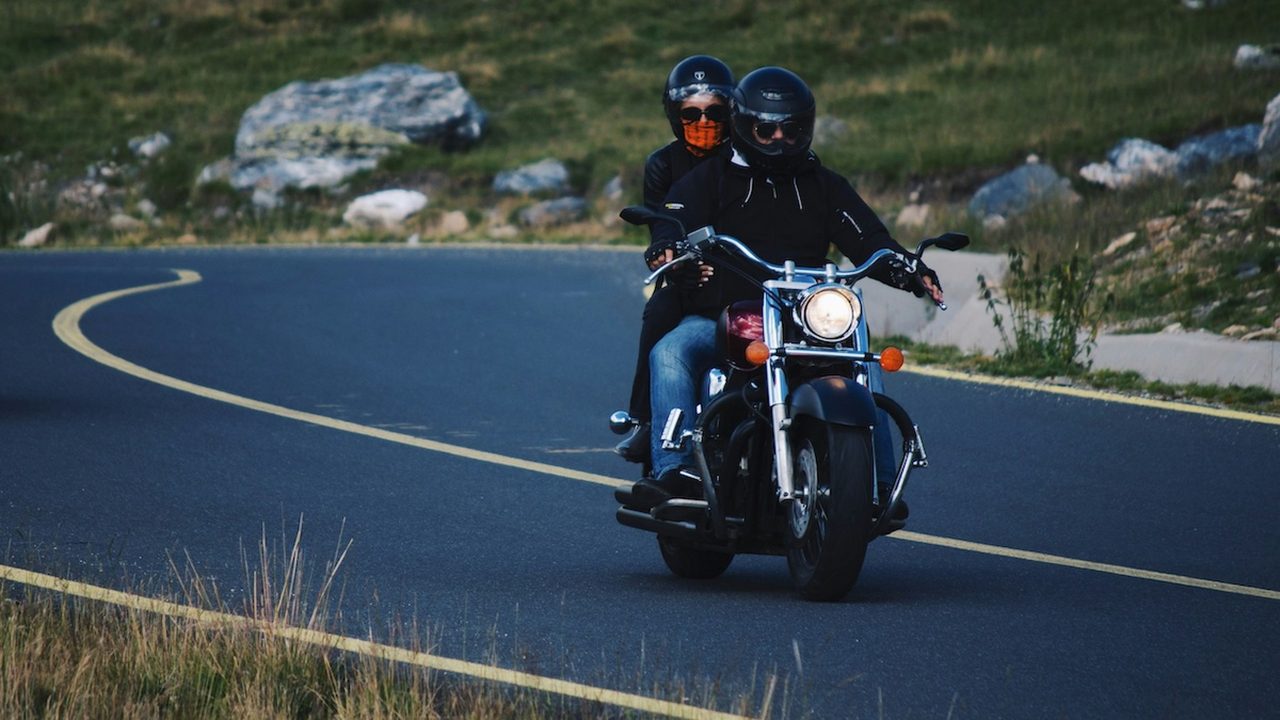 ¡Es legal, imprescindible y está arrasando en Amazon: el intercomunicador para moto que todos quieren!