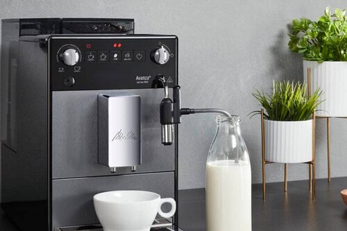¡Alerta! Esta cafetera compacta de Melitta está dejando a De’Longhi en la sombra — ¡No creerás por qué!