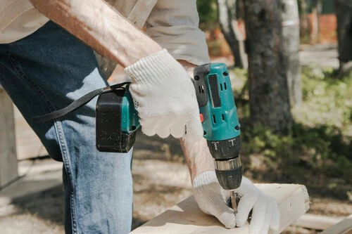¡Este taladro a batería con brocas gratis revolucionará tus reparaciones en casa sin necesidad de ser profesional!