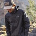¡Impresionante! Columbia baja a mitad de precio su abrigo impermeable más vendido justo para esta temporada de lluvia