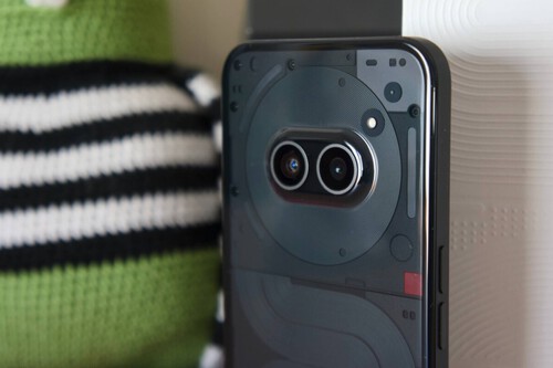 ¡Parece un iPhone, pero es algo MUCHO mejor! Descubre el móvil que dejará a todos con la boca abierta